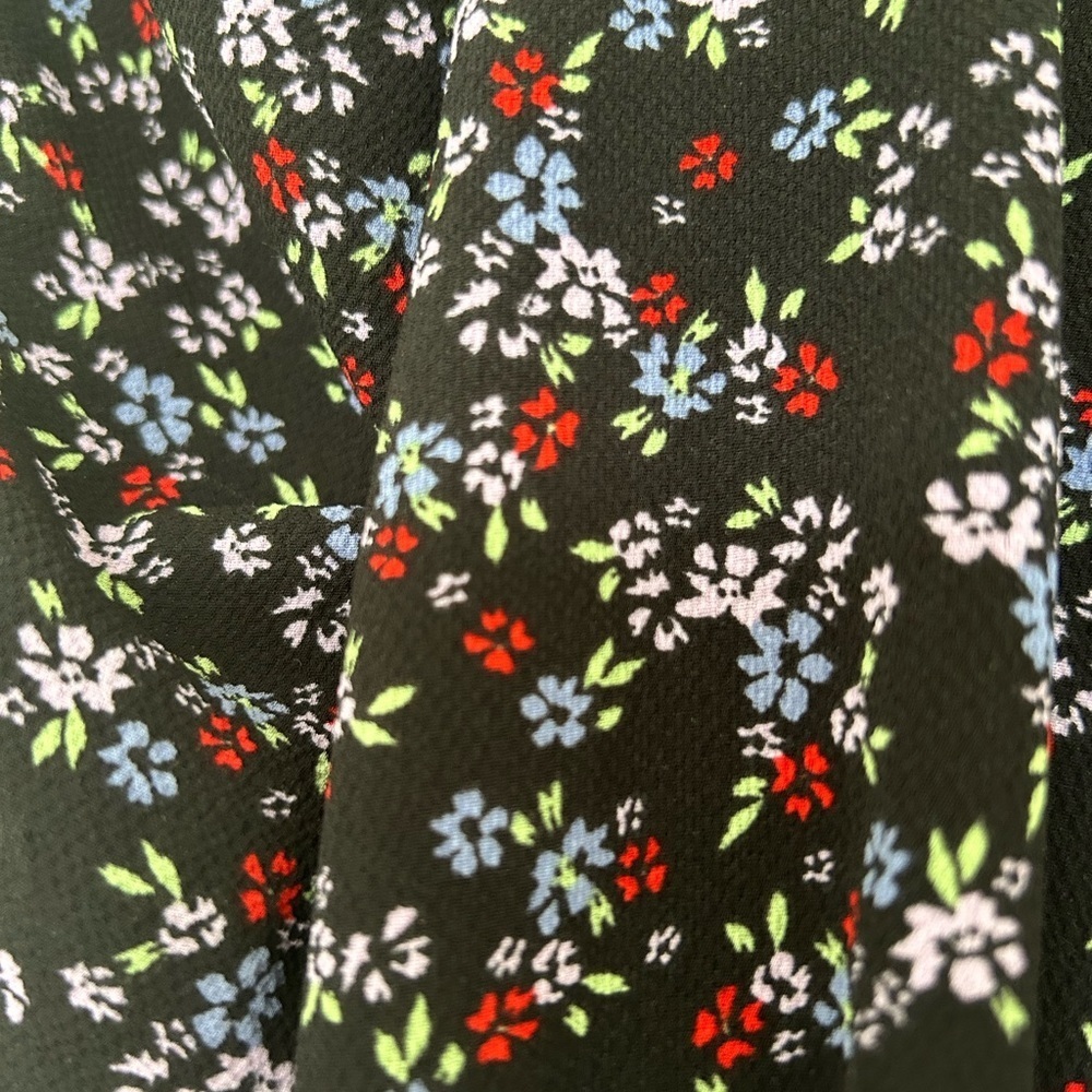 Wrap Floral V-Neck Dress - Picture 4 of 5